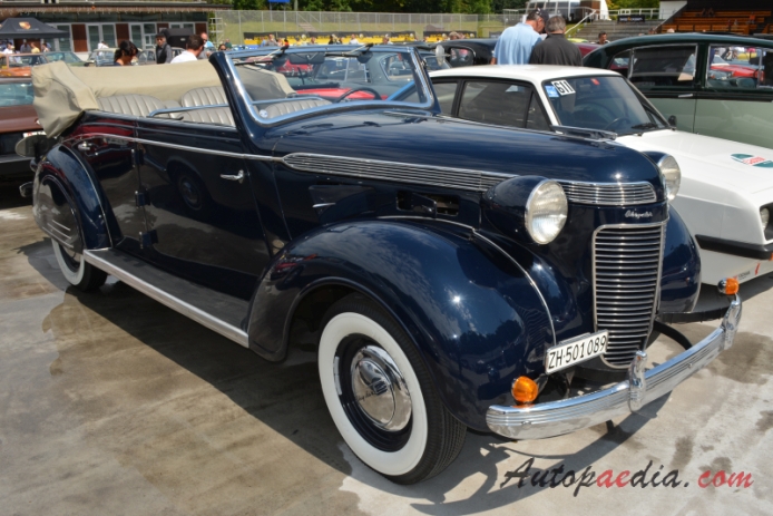 Chrysler Royal 2. generacja 1937-1942 (1937 Chrysler Series C16 convertible 4d), prawy przód