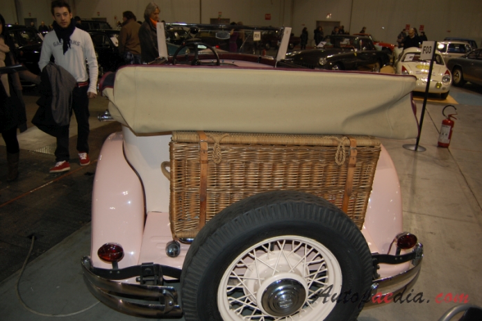 Chrysler Six 1924-1935 (1931-1932 Chrysler Six Series CM convertible 2d), tył