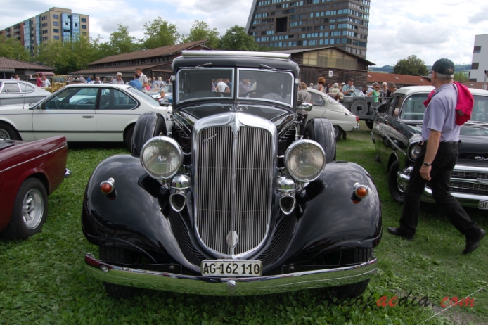 Chrysler Six 1924-1935 (1933 Chrysler Six Series CO Brougham sedan 4d), przód