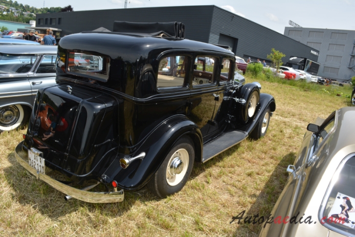 Chrysler Six 1924-1935 (1933 Chrysler Six Series CO Brougham sedan 4d), prawy tył