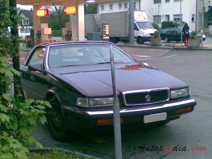 Chrysler TC by Maserati 1989-1991 (cabriolet+hardtop 2d), right front view