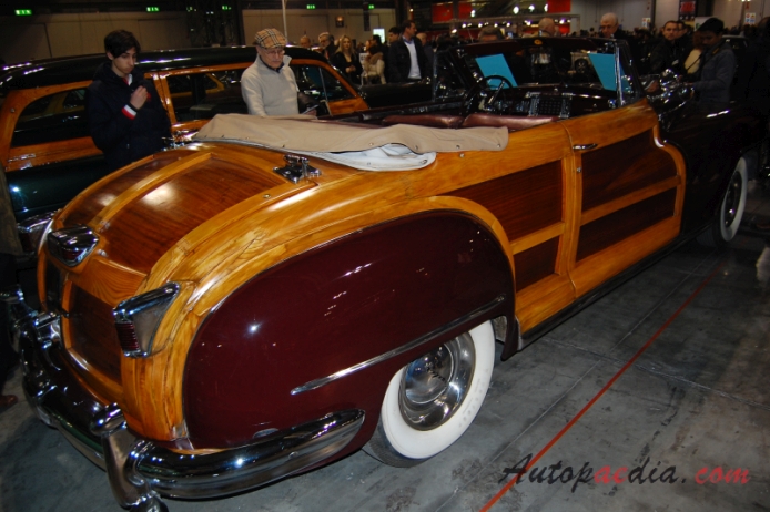 Chrysler Town & Country 1st generation 1941-1950 (1948 woody convertible 2d), right rear view