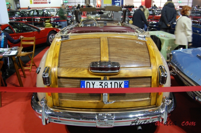 Chrysler Town & Country 1st generation 1941-1950 (1948 woody convertible 2d), rear view