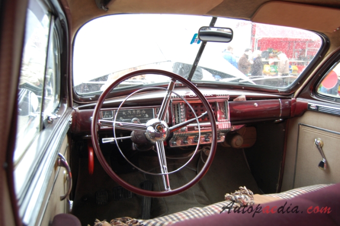 Chrysler Windsor 2. generacja 1946-1948 (1947 saloon 4d), wnętrze
