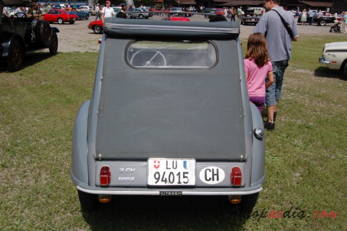Citroën 2CV 1948-1990 (1955 saloon 4d), rear view