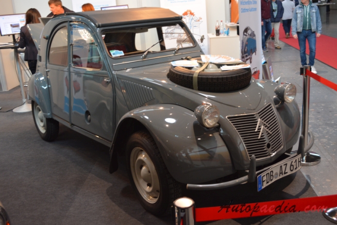 Citroën 2CV 1948-1990 (1961 AZ 44 Sahara 4x4 saloon 4d), prawy przód