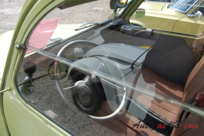 Citroën 2CV 1948-1990 (1966 Furgonette van 3d), wnętrze