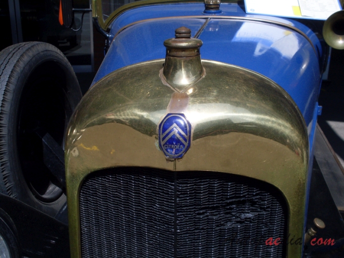 Citroën B12 1926-1927 (1926 torpedo 4d), emblemat przód 