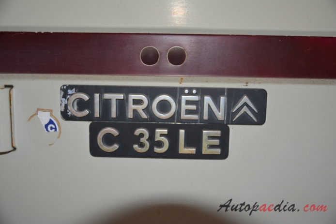 Citroën C35 1973-1991 (1980-1991 Citroën C 35 LE van 4d), emblemat tył 