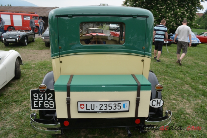 Citroën C4 1928-1932 (1932 1.6L IX saloon 4d), rear view