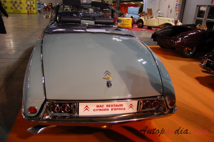 Citroën DS Series 1 1955-1963 (1960 DS 19 Le Caddy Chapron cabriolet 2d), rear view