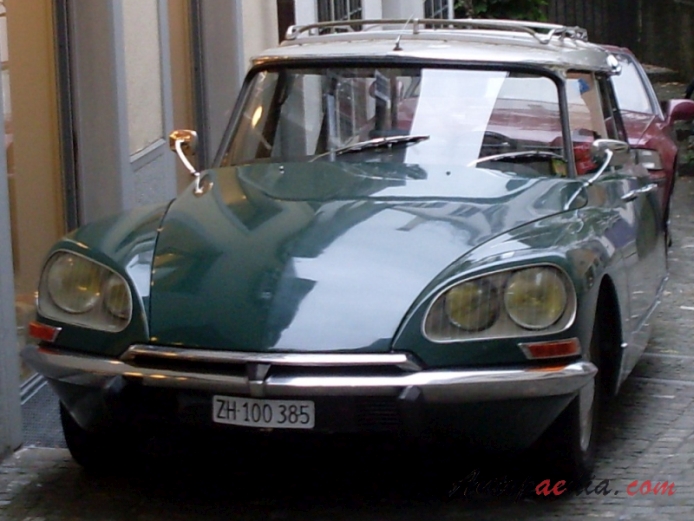Citroën DS Series 3 1967-1975 (ID Safari break 5d), front view