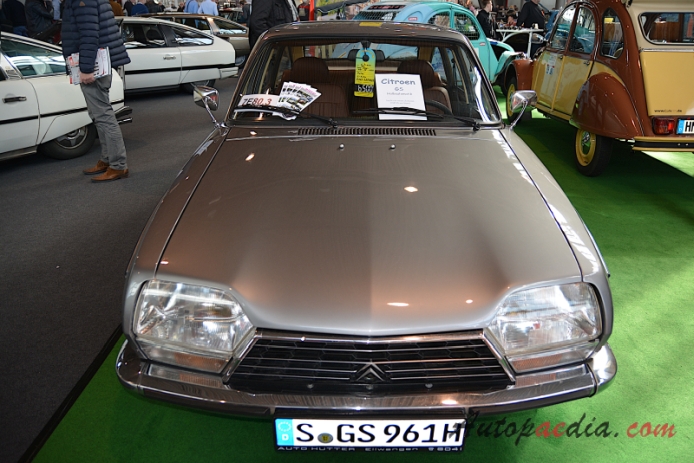 Citroën GS 1970-1979 (1976-1979 Citroën GS Pallas Convertisseur fastback 4d), przód