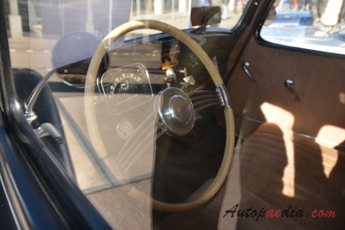 Citroën Traction Avant 1934-1957 (1948 Citroën 11BL saloon 4d), wnętrze