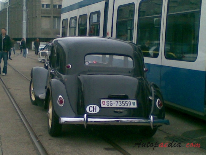 Citroën Traction Avant 1934-1957 (1952-1957 Citroën 11BL saloon 4d), rear view