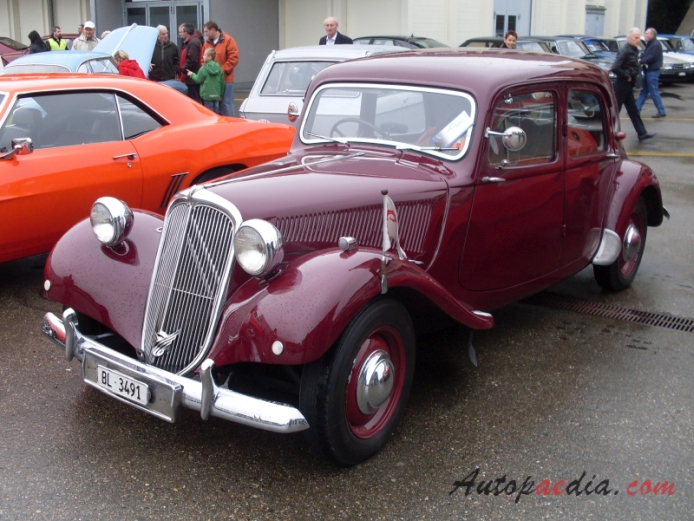 Citroën Traction Avant 1934-1957 (1952-1957 Citroën 11BL saloon 4d), left front view