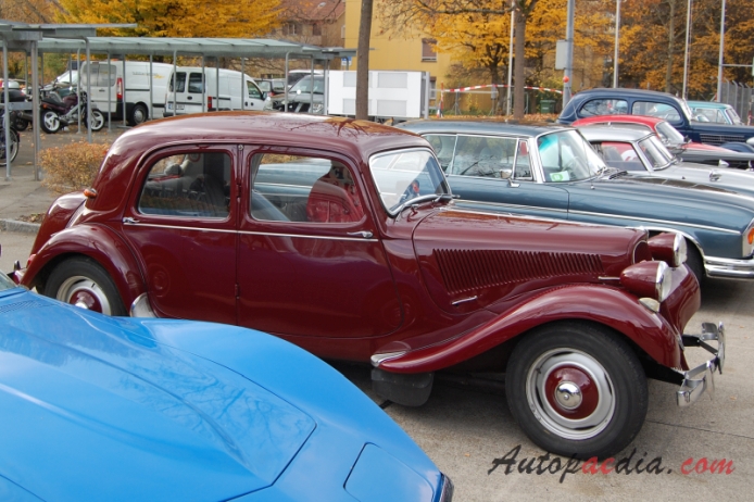 Citroën Traction Avant 1934-1957 (1952-1957 Citroën 11BL saloon 4d), prawy bok
