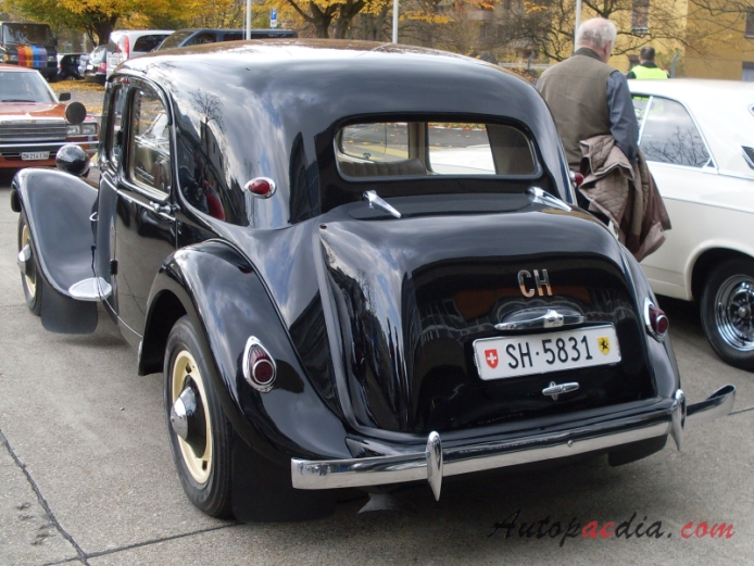 Citroën Traction Avant 1934-1957 (1952-1957 Citroën 11B saloon 4d), tył