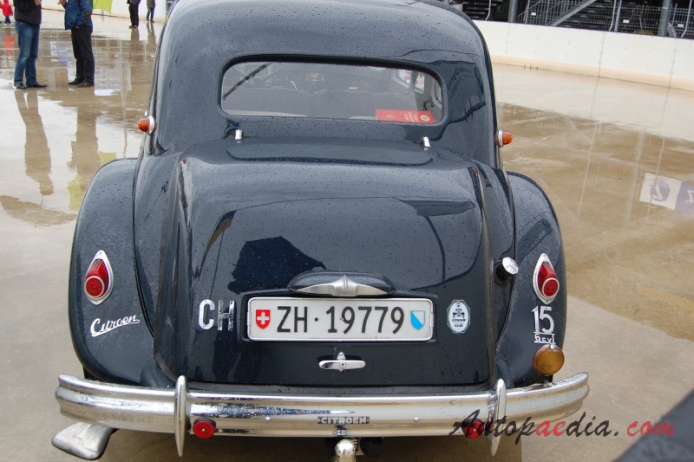 Citroën Traction Avant 1934-1957 (1954 Citroën 15CV Six Familiale saloon 4d), rear view