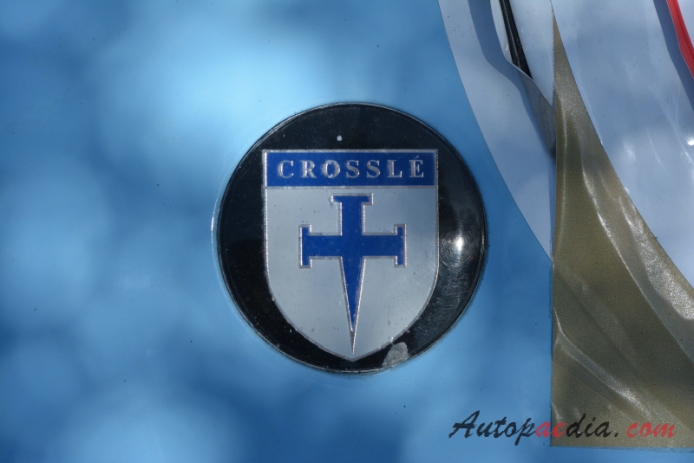 Crossle 42S 1980, front emblem  