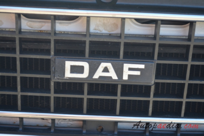 DAF 66 1972-1975 (1975 DAF-66 1300 Maraton Coupé 2d), front emblem  