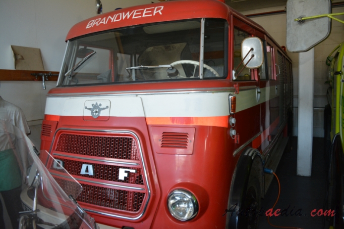 DAF 1100/1300/1500/1600/1800/1900 1959-1972 (wóz strażacki), lewy przód