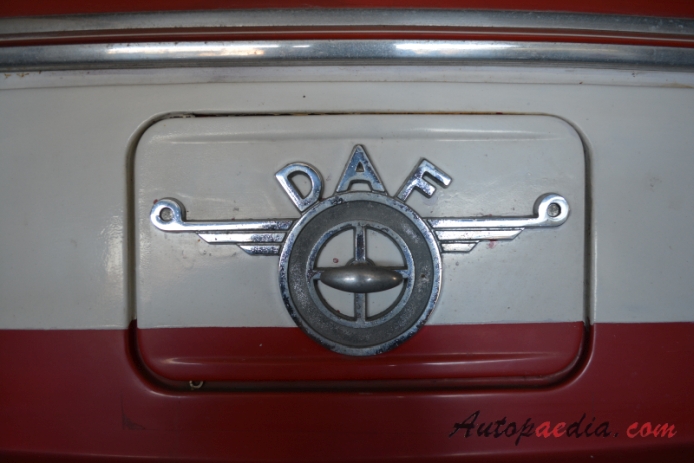 DAF 1100/1300/1500/1600/1800/1900 1959-1972 (fire engine), front emblem  