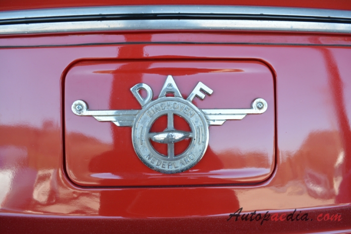 DAF 1100/1300/1500/1600/1800/1900 1959-1972 (nadwozie skrzyniowe), emblemat przód 