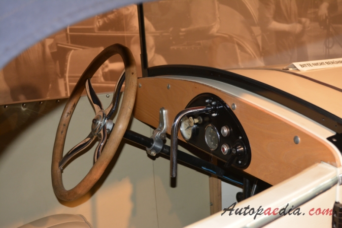 DKW F1 1931-1932 (1931 roadster 2d), wnętrze
