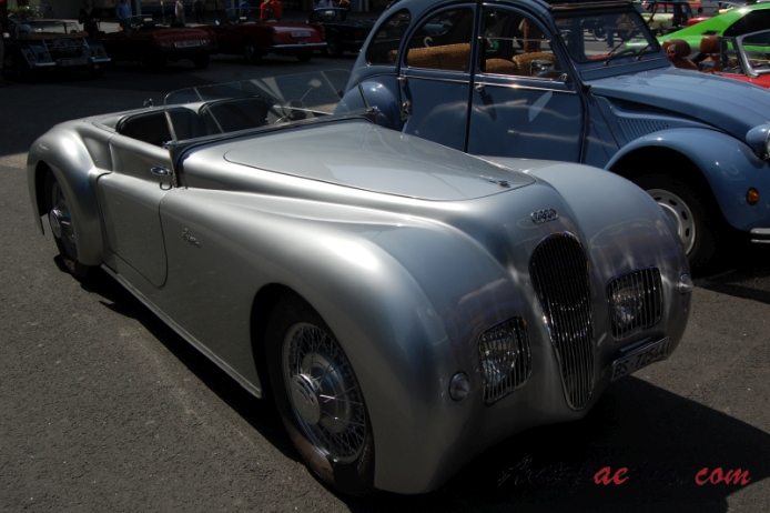DKW F2 1933-1934 (1950 Ernst Dill conversion roadster 2d), right front view