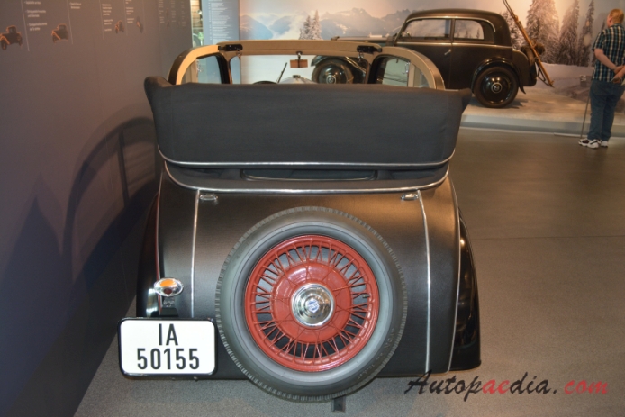 DKW F4 1934-1935 (1935 Meisterklasse cabrio-limuzyna 2d), tył