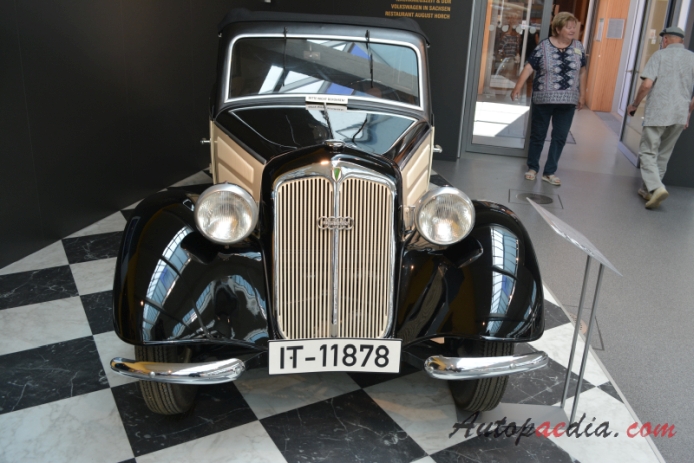 DKW F8 1939-1942 (1939 DKW F8 Meisterklasse cabrio-limuzyna 2d), przód