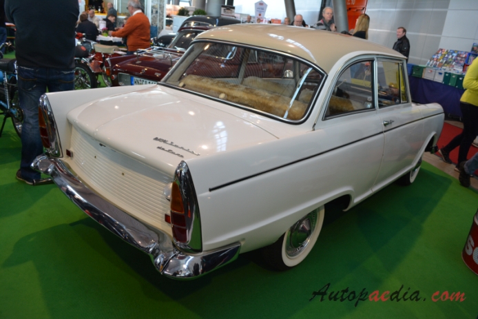 DKW F11 Junior 1959-1963 (1962 Junior de luxe sedan 2d), right rear view