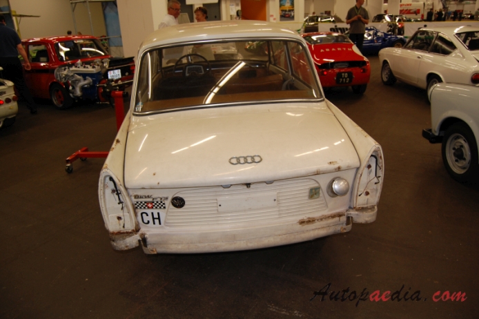 DKW F12 1963-1965 (1964 sedan 2d), tył
