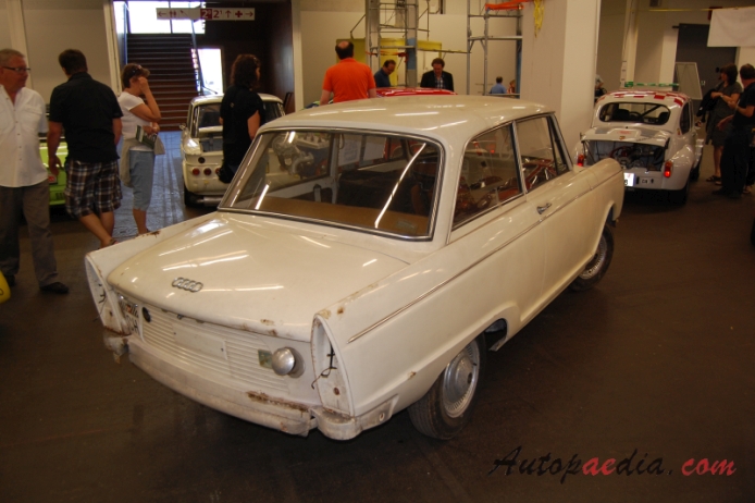 DKW F12 1963-1965 (1964 sedan 2d), prawy tył