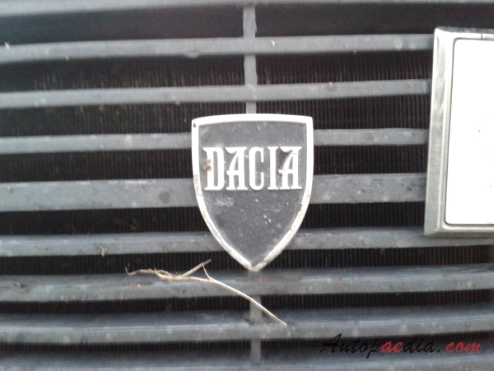 Dacia 1310 1979-2004 (1979-1983 sedan 4d), front emblem  
