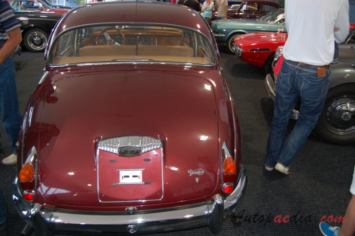 Daimler 2.5 V8 1962-1967 (1967 saloon 4d), tył