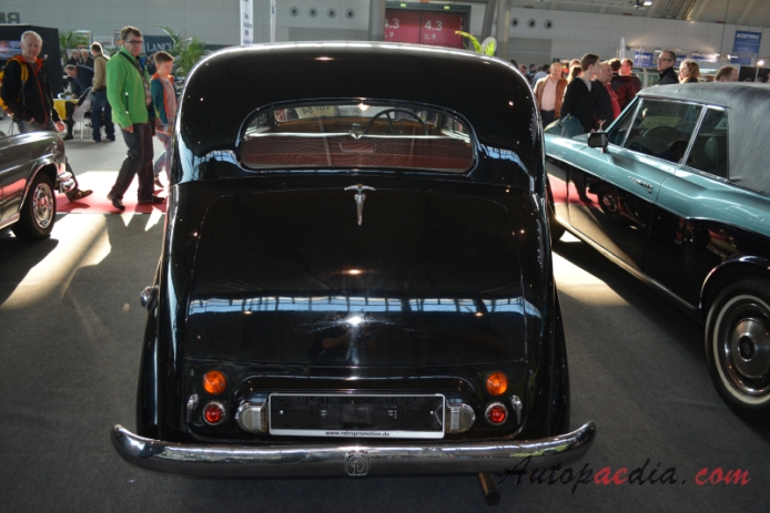 Daimler DB18 1939-1953 (1949-1953 Consort saloon 4d), rear view