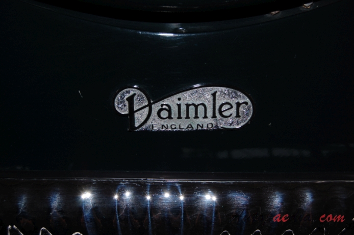 Daimler SP250 1959-1964 (1961), emblemat przód 