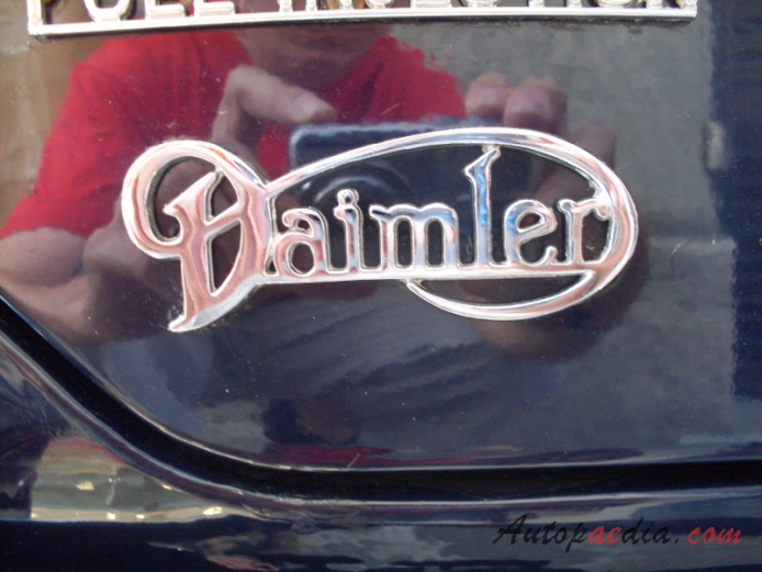 Daimler Sovereign Coupé 1975-1978 (1975 Daimler Double Six), emblemat tył 