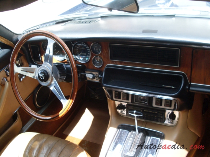 Daimler Sovereign Coupé 1975-1978 (1975 Daimler Double Six), interior