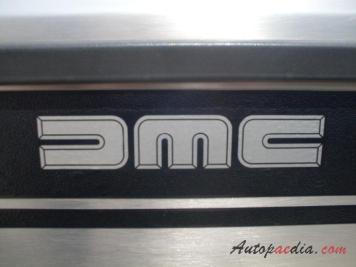 DeLorean DMC-12 1981-1982 (1981), emblemat tył 
