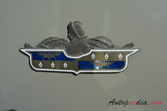 DeSoto Custom 1939-1952 (1941 Coupé 2d), emblemat tył 