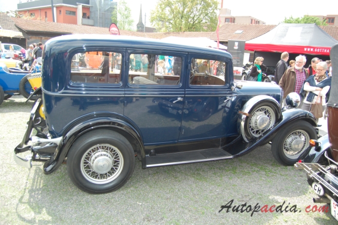 DeSoto Series 1932 (nieznany model Sedan 4d), prawy bok