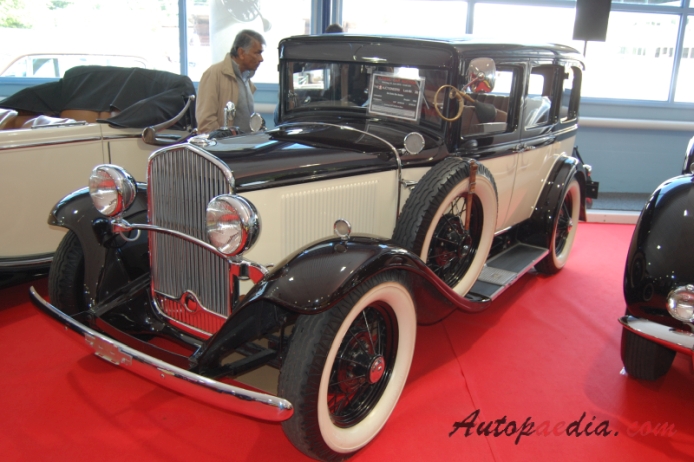 DeSoto Series K-SA 1929-1932 (1930 Six Sedan 4d), left front view