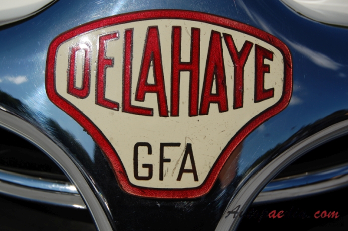 Delahaye 135 1935-1954 (1949 135MS Saoutchik Cabriolet 2d), front emblem  