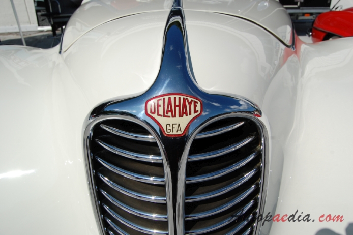 Delahaye 135 1935-1954 (1949 135MS Saoutchik Cabriolet 2d), emblemat przód 