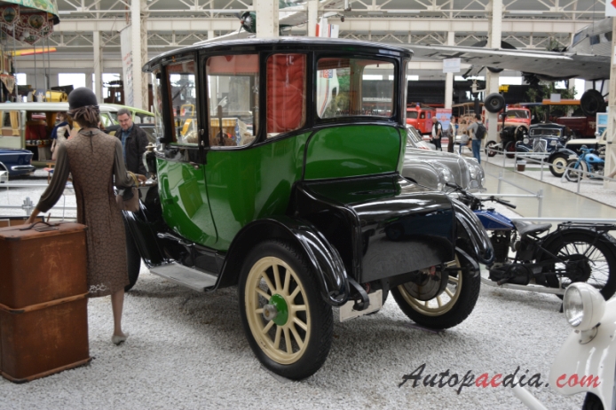 Detroit Electric 1907-1938 (Model C),  left rear view