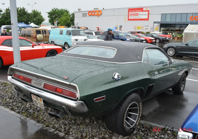 Dodge Challenger 1st generation 1970-1974 (1970 383 Magnum R/T hardtop 2d), right rear view