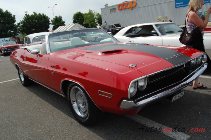 Dodge Challenger 1st generation 1970-1974 (1970 R/T 440 Magnum convertible), right front view